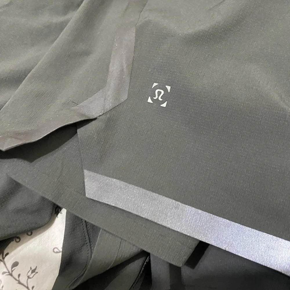 Lululemon Gray Athletica Shorts with Reflective Stripes XXL - Picture 4 of 6